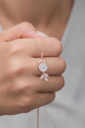 925 Ayar Gümüş Mekik Taşlı Manolya Çiçeği Kolye
