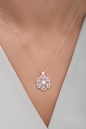 925 Ayar Gümüş Desenli Beyaz Taşlı Lotus Çiçeği Kolye
