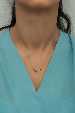 925 Ayar Gümüş Elmas Montür V Model Kolye