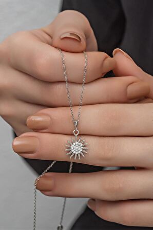 925 Ayar Gümüş Rodyumlu Zirkon Taşlı Güneş Model Kolye