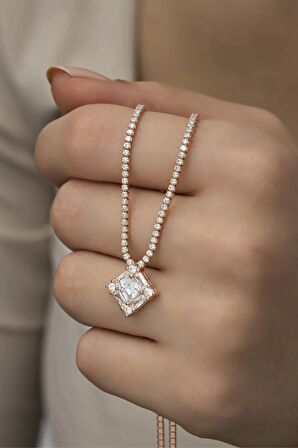 925 Ayar Gümüş Rose Baget Taşlı Kare Tasarım Suyolu Kolye