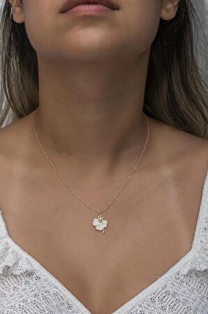 925 Ayar Gümüş Rose Kartanesi Detaylı Yonca Kolye