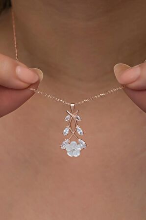 925 Ayar Gümüş Rose Kaplama Dallı Zirkon Taşlı Manolya Çiçeği Kolye