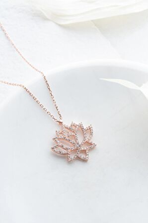 925 Ayar Gümüş Zirkon Taşlı Rose Kaplama Lotus Çiçeği Tasarım Kolye