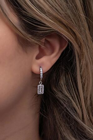 925 Ayar Gümüş Zirkon 5 Taşlı 12 Mm Yarım Tur Baget Tektaş  Küpe