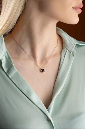 925 Ayar Gümüş Siyah Taşlı Lotus Çiçeği Kolye