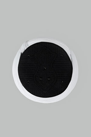 Namaz Sarığı - Beyaz Kumaş - Siyah Takke - Çapraz Sarım - Nâli Şerif - 7 metre