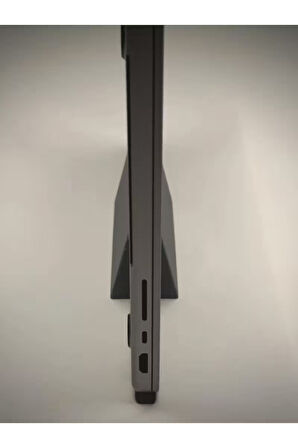 Just3dprintings MacBook Pro 14" Dikey Masaüstü Standı