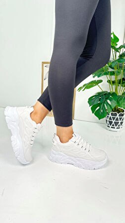 Günlük Kadın Sneaker Bağcıklı Yüksek Kalın Tabanlı Oval Burunlu Rahat Hafif Spor Ayakkabı 1001