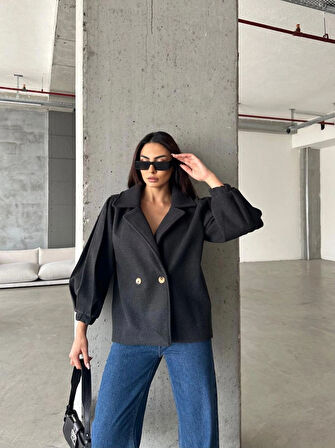 Kadın Lastikli Balon Kol Düğmeli Kruvaze Yaka Cepsiz Astarlı Oversize Kesim Kısa Kaşe Trençkot Ceket