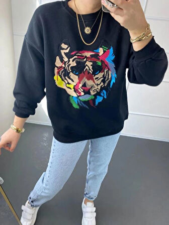 Kadın Oversize Geniş Kesim Bisiklet Yaka Kaplan Nakışlı İşlemeli Üç İplik Şardonlu  Sweatshirt