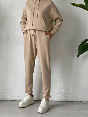 Kadın Yüksek Bel Jogger Alt Eşofman – Yumuşak Kumaş, Rahat Kesim, Modern Tasarım