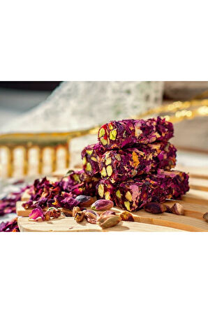 Extra Bol Antep Fıstıklı Steril Gül Yaprağı Kaplı Parmak Lokum - 1 KG