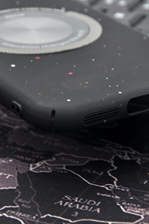 iPhone 11 Uyumlu Siyah Benekli Desenli İnce Sert Kapak Kılıf Kamera Lens Korumalı