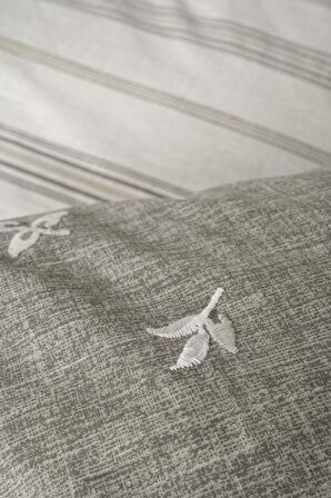 Klein Nakışlı Çift Kişilik Nev Takımı Moke Kahve