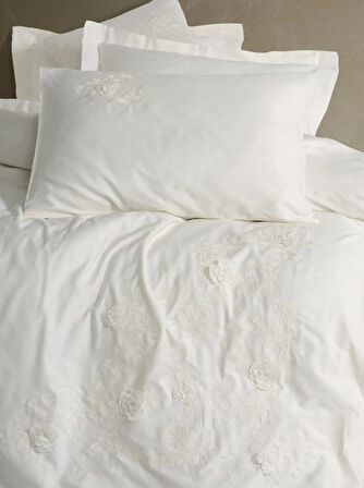3D Nakışlı Çift Kişilik Saten Nev Takımı Chic Ekru