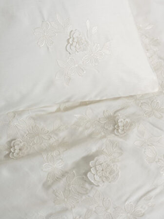 3D Nakışlı Çift Kişilik Saten Nev Takımı Chic Ekru