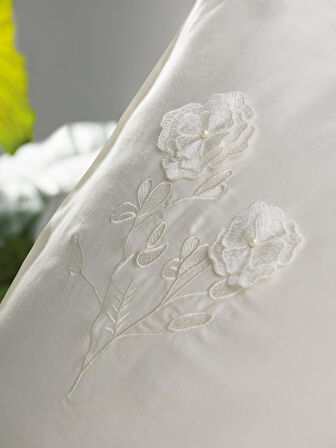 3D Nakışlı Çift Kişilik Saten Nev Takımı Pure Ekru