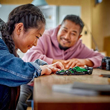 LEGO Speed Champions Aston Martin Aramco F1 AMR24 Yarış Arabası