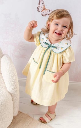 YAKASI LİMON NAKIŞLI SARI BEBEK ELBİSE -838
