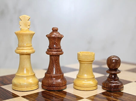 Özel Vernikli Mıknatıs Taşlı Ahşap Katlanabilir Kutulu Satranç Oyunu 30 Cm G223