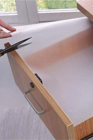 Mutfak Dolabı Çekmece Kaydırmaz Raf Örtüsü Şeffaf, Suya Dayanıklı, Kesilebilir Pvc 45x300 Cm