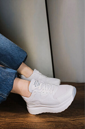 Triko Detaylı Kalın Taban Rahat Kalıp Bağcıklı Kadın Beyaz Sneaker