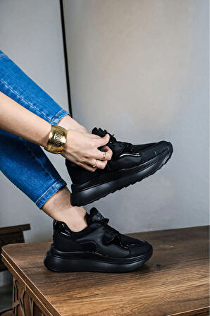 Triko Detaylı Kalın Taban Rahat Kalıp Bağcıklı Kadın Beyaz Sneaker