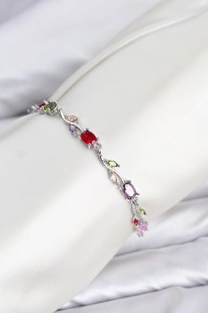 Pirinç Gümüş Renk Mix Renk Zirkon Taşlı Çiçek Model Kadın Bileklik Najmaddin