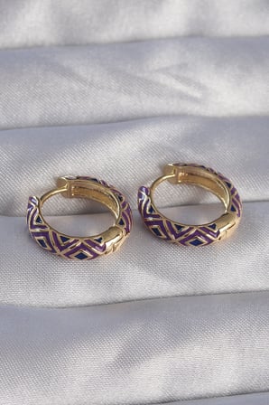 Bez Pirinç Gold Renk Mor Etnik Desenli Halka Küpe Najmaddin