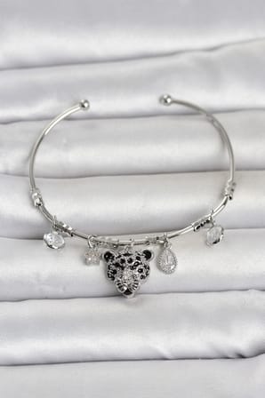 Bez Pirinç Gümüş Renk Leopar Detaylı Charmlı Kadın Bileklik Najmaddin
