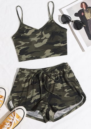Hepsi Kadın Kamuflaj Desenli Askılı Crop Top ve Şortlu Gecelik Takım H110440 Najmaddin