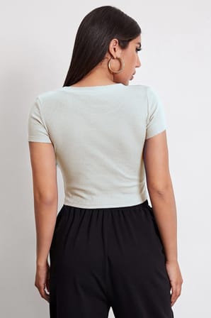 Beru Kadın Beyaz Yuvarlak Yaka Yarım Kol Crop Top Bluz Najmaddin