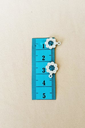 Tedar Oya Abiye Bileklik Kolye Pleksi Metalik Plastik Pul Gümüş Renk 24 gram 105 adet - BNC561 Najmaddin