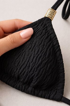 Beru Kadın Siyah Pedli Üçgen Bikini Üstü Halter Bağlamalı Aksesuarlı Najmaddin