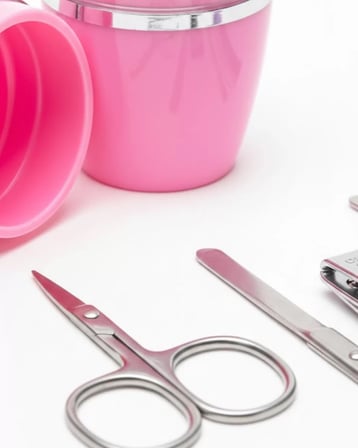 Hepsi Tırnak Bakım Manikür Pedikür Seti 4 Parça Pembe Ev ve Seyahat Uyumlu Yeni Nesil Najmaddin