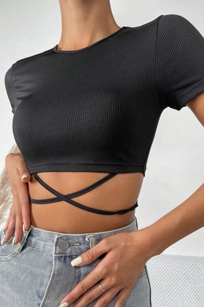 Beru Kadın Siyah Modern Fit Yarım Kol Çapraz Bağlamalı Crop Top Bluz Najmaddin