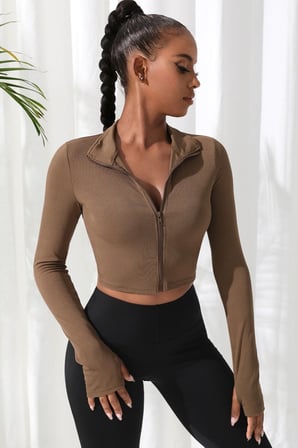 Beru Kadın Kahverengi Uzun Kol Fermuarlı Parmak Geçme Detaylı Dik Yaka Crop Top Bluz Najmaddin