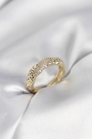 Bez Zirkon Taşlı Puntalı Gold Renk Kadın Yüzük Najmaddin