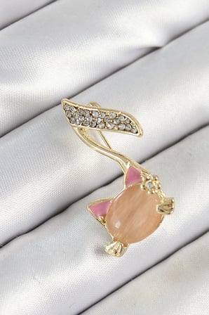 Bez Zirkon Taşlı 3D Kedi Detaylı Nota Figürlü Gold Renk Kadın Broş Najmaddin
