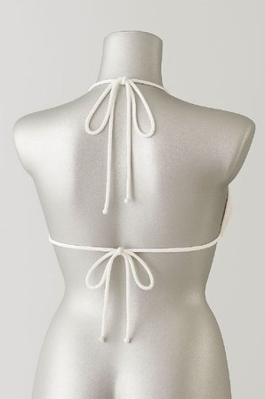 Beru Kadın Beyaz Pedli Üçgen Bikini Üstü Halter Bağlamalı Aksesuarlı Najmaddin