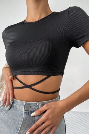 Beru Kadın Siyah Yarım Kol Çapraz Bağlamalı Crop Top Bluz Najmaddin