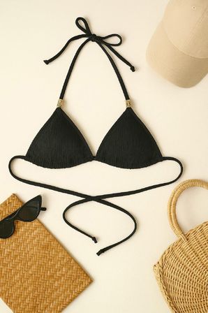 Beru Kadın Siyah Pedli Üçgen Bikini Üstü Halter Bağlamalı Aksesuarlı Najmaddin