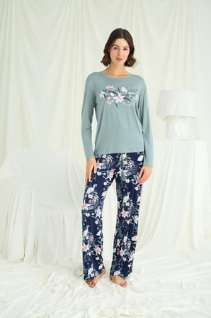 Beru Çiçek Ve Yaprak Desenli Baskılı Pijama Takımı Najmaddin