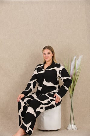 Beru Büyük Beden Siyah Beyaz Desenli Düğmeli Uzun Kol Viskon Pijama Takımı Najmaddin