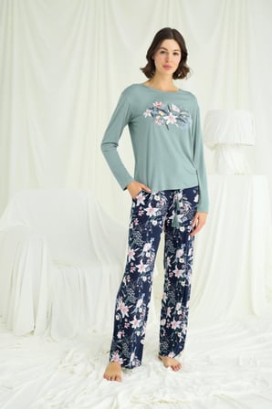 Beru Çiçek Ve Yaprak Desenli Baskılı Pijama Takımı Najmaddin