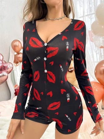 Nevamel® Pamuklu Kırmızı Ruj Ve Öpücük Desenli Düğmeli Uzun Kol Tulum Pijama