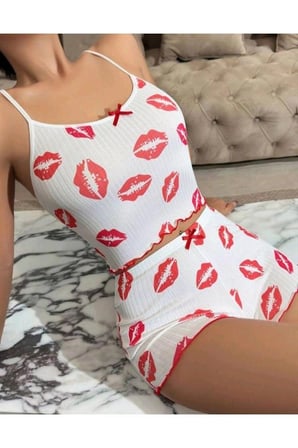 Nevamel® Kiss Öpücük Beyaz Şortlu Takım