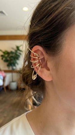 Nevamel® Pirinç Halkalı Model Gold Renk Kıkırdak Küpe 5886