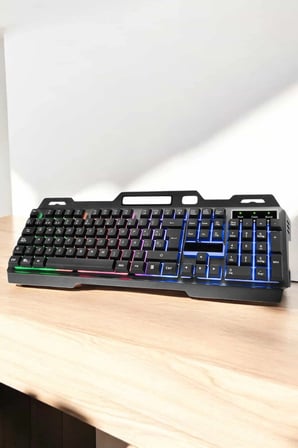 Nevamel Led Işıklı Oyuncu Klavye Usb Girişli RGB Işıklı Q Klavye Mouse Hediyeli